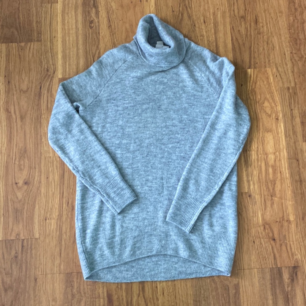 BNWT H&M gray turtle neck tunic